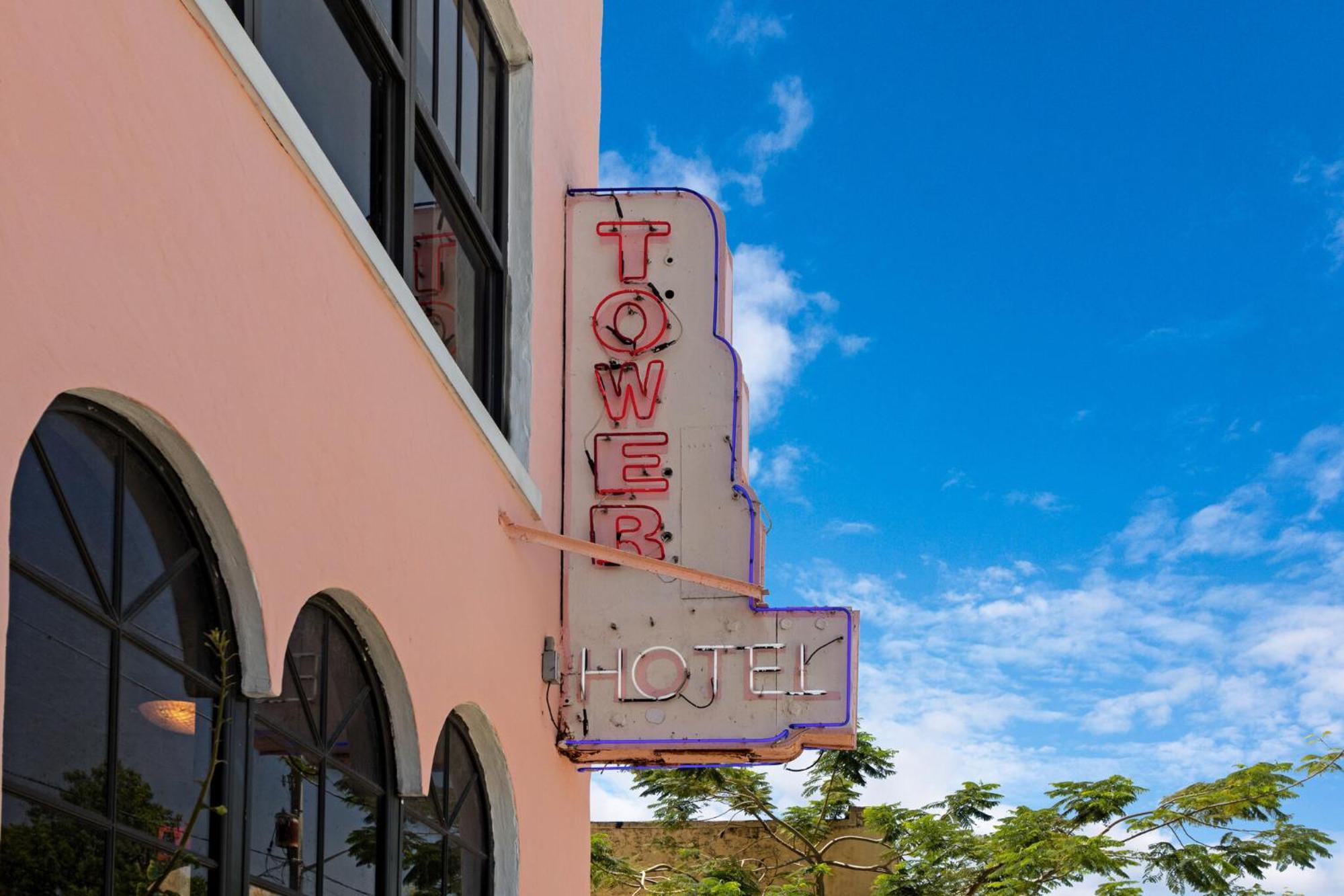 Roami At Tower Hotel - Calle Ocho Miami Exterior photo